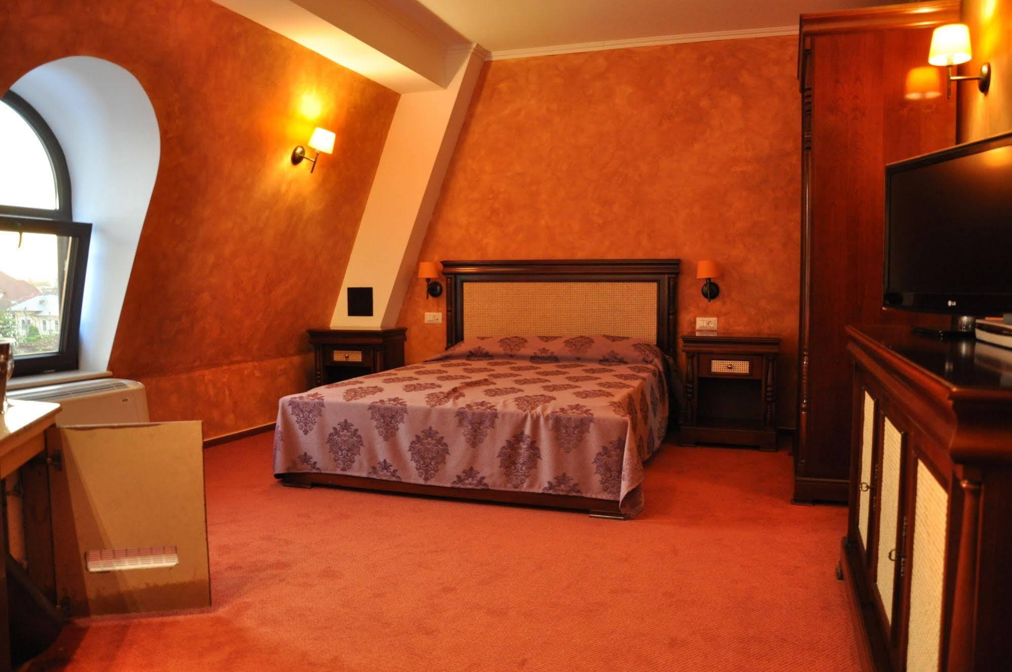 Vigo Grand Hotel Ploieşti Dış mekan fotoğraf